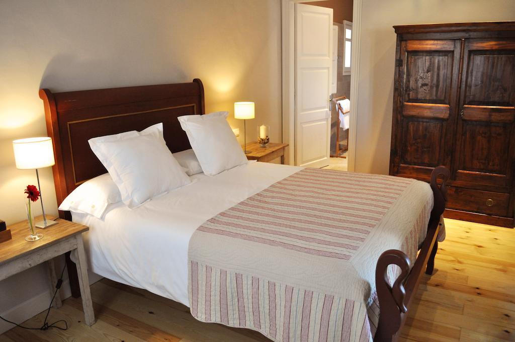 Torroella de Fluviá Lhort De Sant Cebria B&B 객실 사진