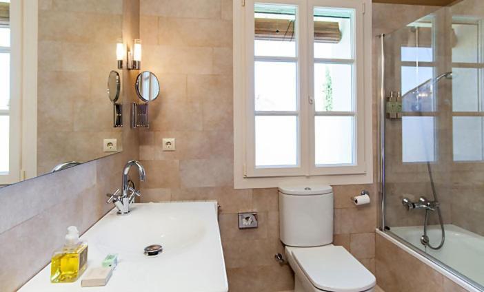 Torroella de Fluviá Lhort De Sant Cebria B&B 외부 사진